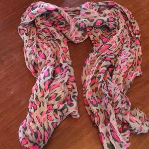 Darling Grey and Pink Scarf. Excellent Condition!